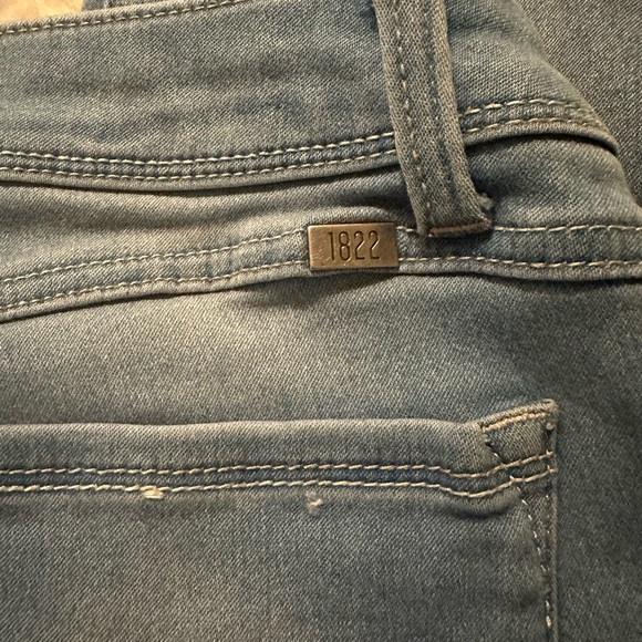 1822 Denim Butter Mid Rise Skinny Jeans - Picture 11 of 11